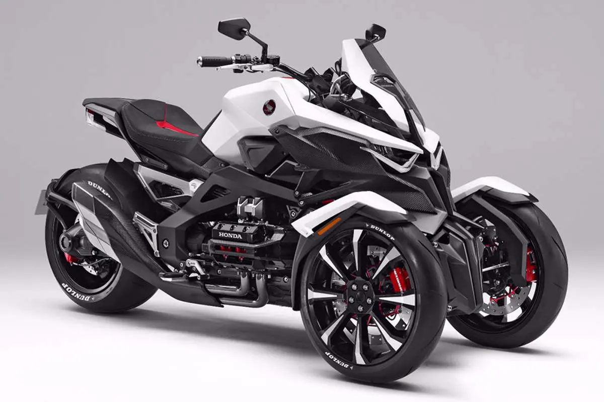 فخر فروشی یک موتورسوار و ضایع شدندنش چند دقیقه بعد!+فیلم