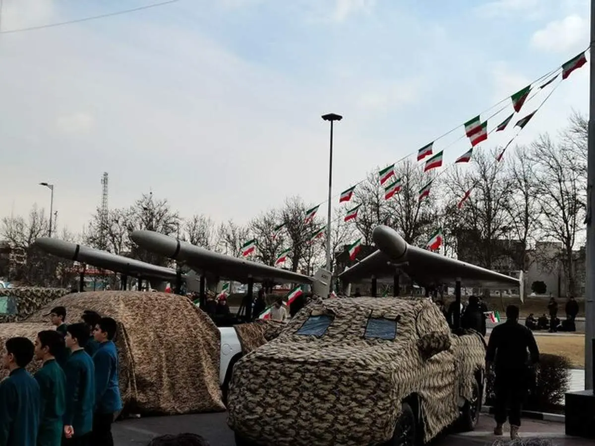 نمایش موشک بالستیک عماد و پهپاد شاهد۱۳۶ در میدان آزادی+عکس