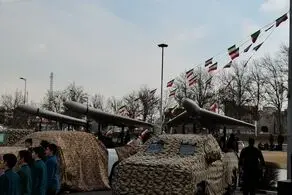 نمایش موشک بالستیک عماد و پهپاد شاهد۱۳۶ در میدان آزادی+عکس 