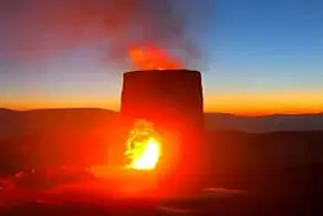 مردی که جسد دوست صمیمی اش را در میان زباله ها به آتش کشید!