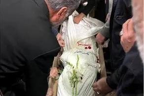 تصویری گریه دار از یک کفش که در محل سقوط جا مانده/ عکس