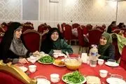 تصاویر افطاری سیاسی| از حضور فائزه هاشمی تا هادی خامنه‌ای