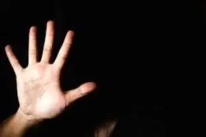 دست درازی به زن شوهردار در مسیر جشن تولد/ راننده در ماشین کارش را کرد