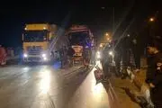 برخورد یک دستگاه اتوبوس مسافربری با نمازخانه بین راهی