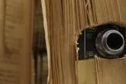 چشم چرانی مرد بی‌آبرو داخل حمام همسایه!