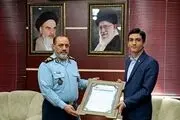 دیدار وزیر دفاع با علی نادری