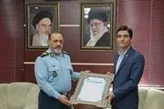 دیدار وزیر دفاع با علی نادری