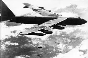 یکی از پرتلفات‌ترین شب‌ها رقم خورد| شش فروند بمب‌افکن بی ۵۲ در یک شب نابود شد 