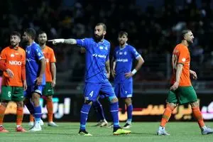 کاپیتان استقلال ۲ بازی را از دست داد