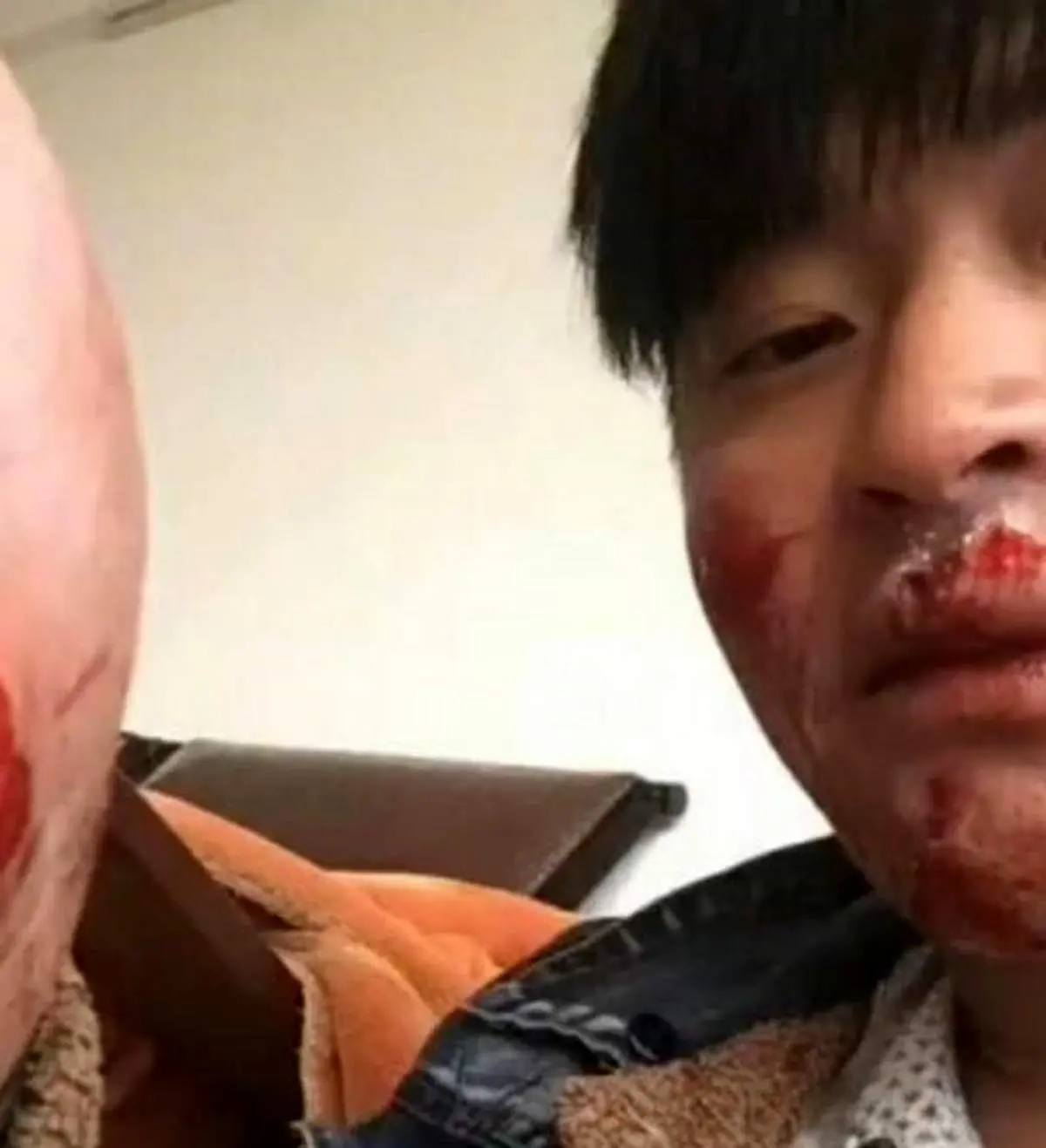حمله وحشتناک میمونها به مرد بینمک!