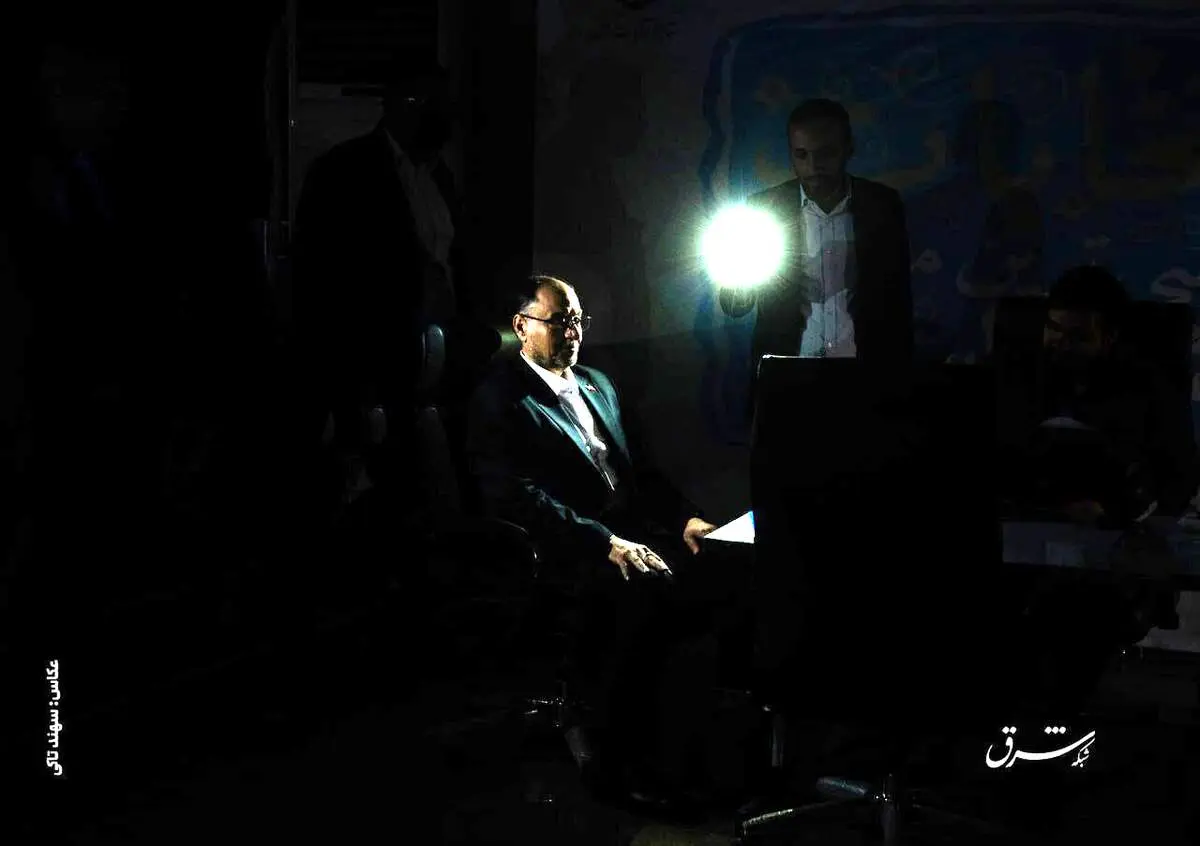 عکس از زمان ثبت نام وحید حقانیان که برق قطع شد + ببینید 