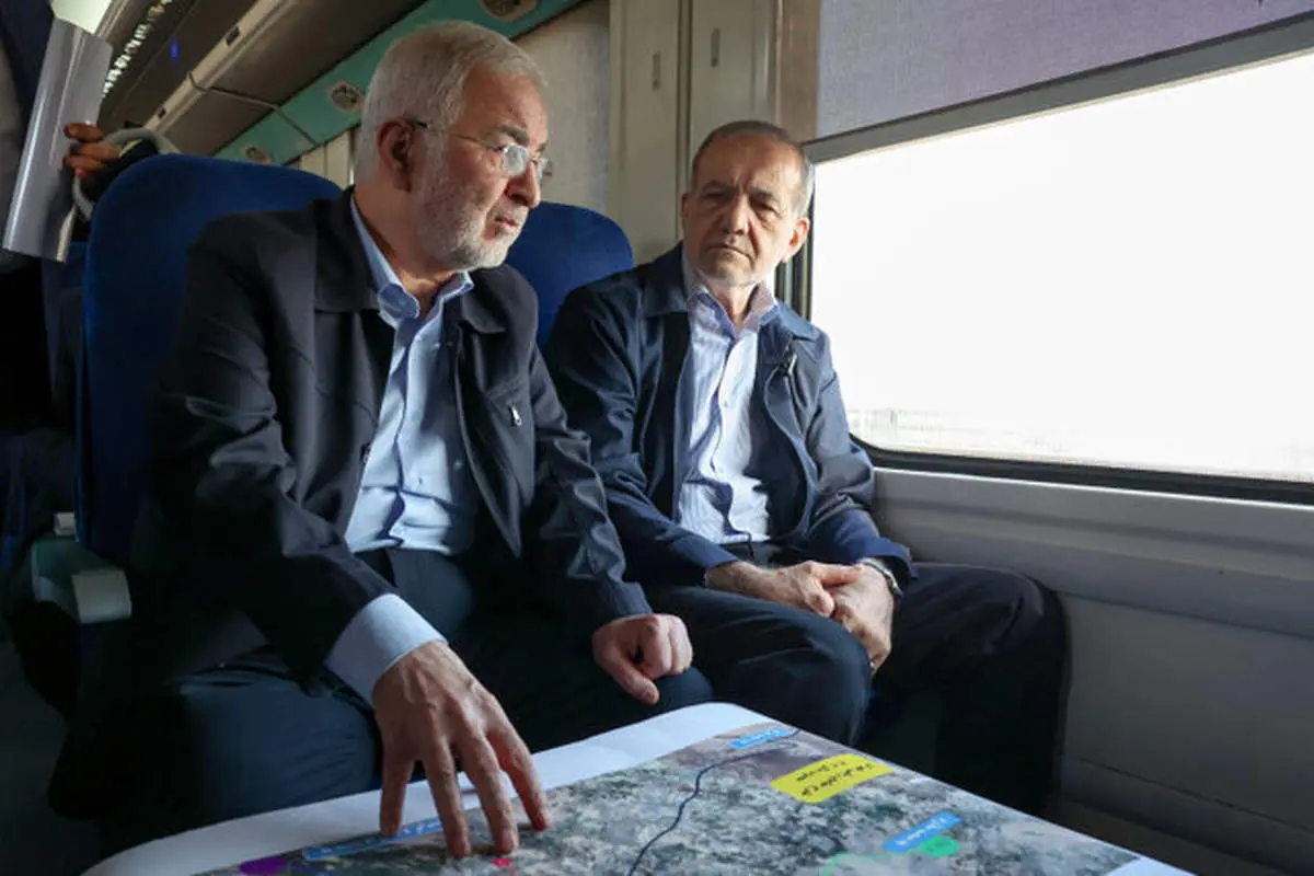 بازدید پزشکیان از خطوط راه آهن حومه ای استان تهران