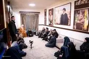 حضور نماینده رهبر انقلاب در منزل خانواده‌های فرماندهان شهید حزب‌ الله لبنان 