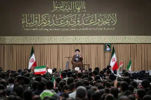 اختلاف جمهوری اسلامی و آمریکا، ذاتی است و نه تاکتیکی/ علاج بسیاری از مشکلات و مصونیت بخشی به کشور فقط از راه قوی شدن است 