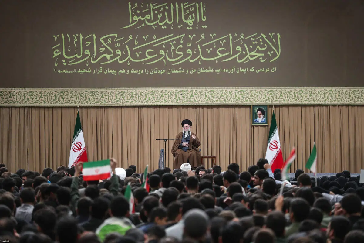 اختلاف جمهوری اسلامی و آمریکا، ذاتی است و نه تاکتیکی/ علاج بسیاری از مشکلات و مصونیت بخشی به کشور فقط از راه قوی شدن است 