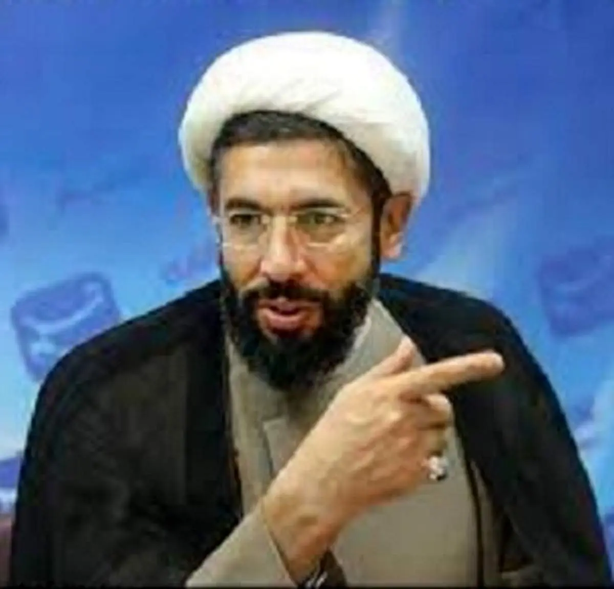 رئیس نهاد نمایندگی رهبری در دانشگاهها: اوباش کف خیابان عددی نیستند