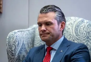 وزیر جنگ آمریکا زیر تیغ 