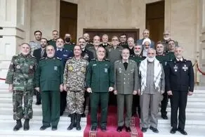 دیدار و عکس یادگاری فرماندهان سپاه و ارتش 