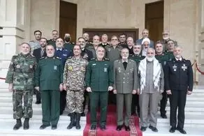 دیدار و عکس یادگاری فرماندهان سپاه و ارتش 