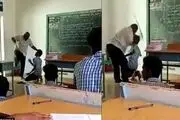 ضرب و شتم دانش آموز توسط معلم در کلاس
