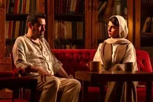 آبان در آغوش فریبرز ثابت!/ تصاویری غیرمتعارف در سینمای ایران که سانسور نشد!