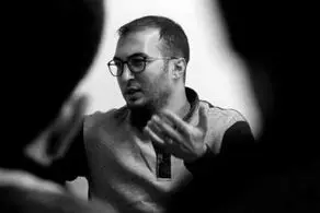 وحید اشتری: سه سال پیش یک سرباز در دادگستری بابل سیلی خورد بنده افشا کردم و همچنان درگیرم! 