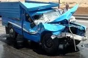 واژگونی وانت نیسان با بار ضایعات شیشه