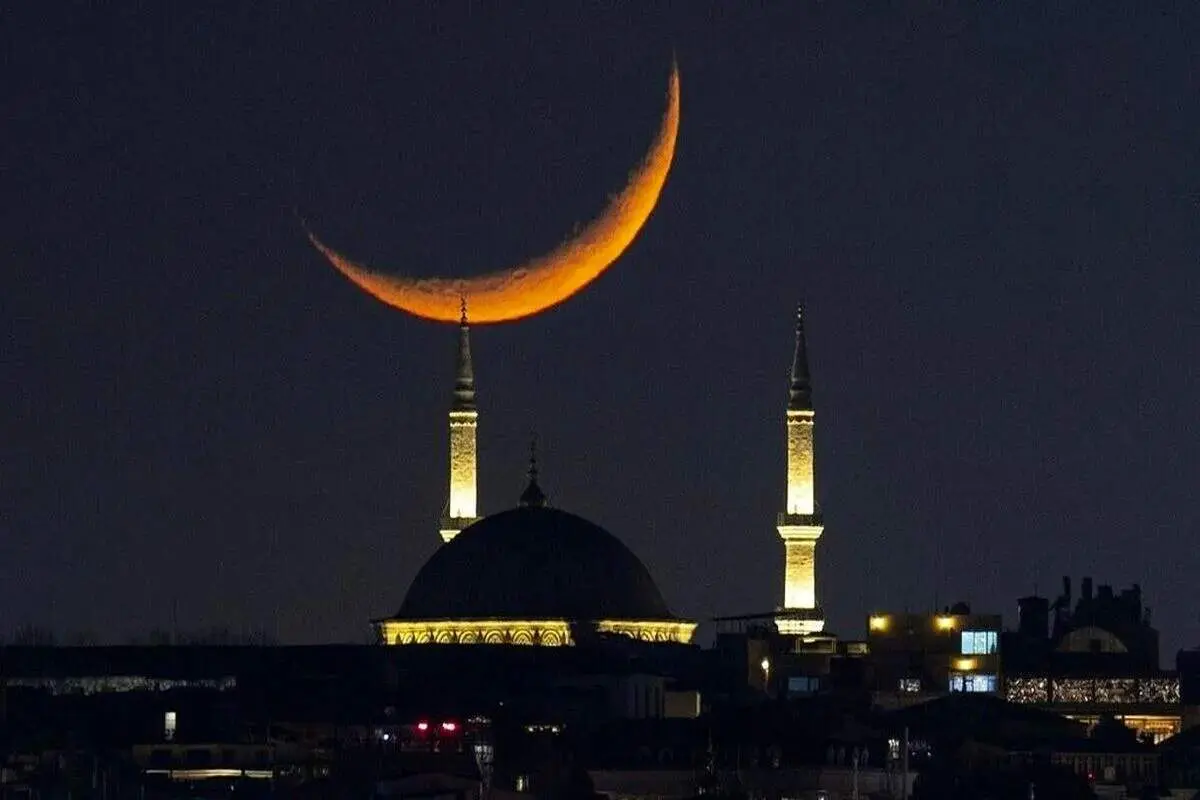 رویت هلال ماه در غروب شنبه ۹ و یکشنبه ۱۰ فروردین ۱۴۰۴