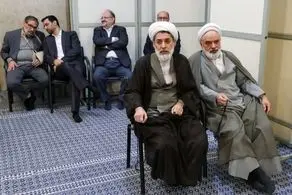 علی شمخانی با دست شکسته در بیت رهبری + ببینید 
