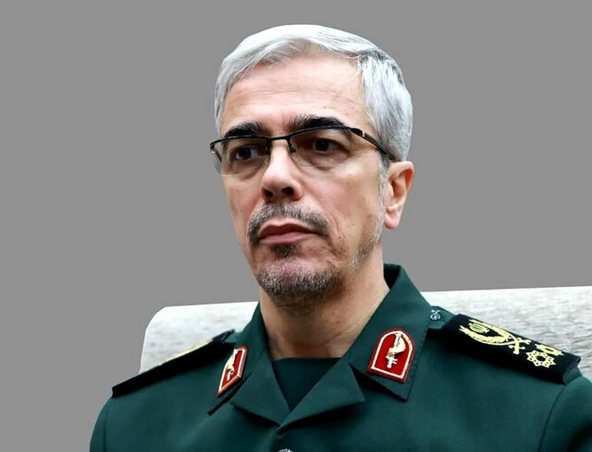 سرلشکر باقری درگذشت خانم عفت شجاع را تسلیت گفت