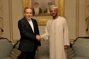 رایزنی وزیران خارجه ایران و عمان درباره سازوکارهای مناسب برای تردد کشتی‌ها از تنگه هرمز