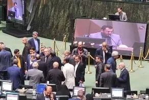 حضور مسعود پزشکیان در صحن علنی مجلس + عکس 