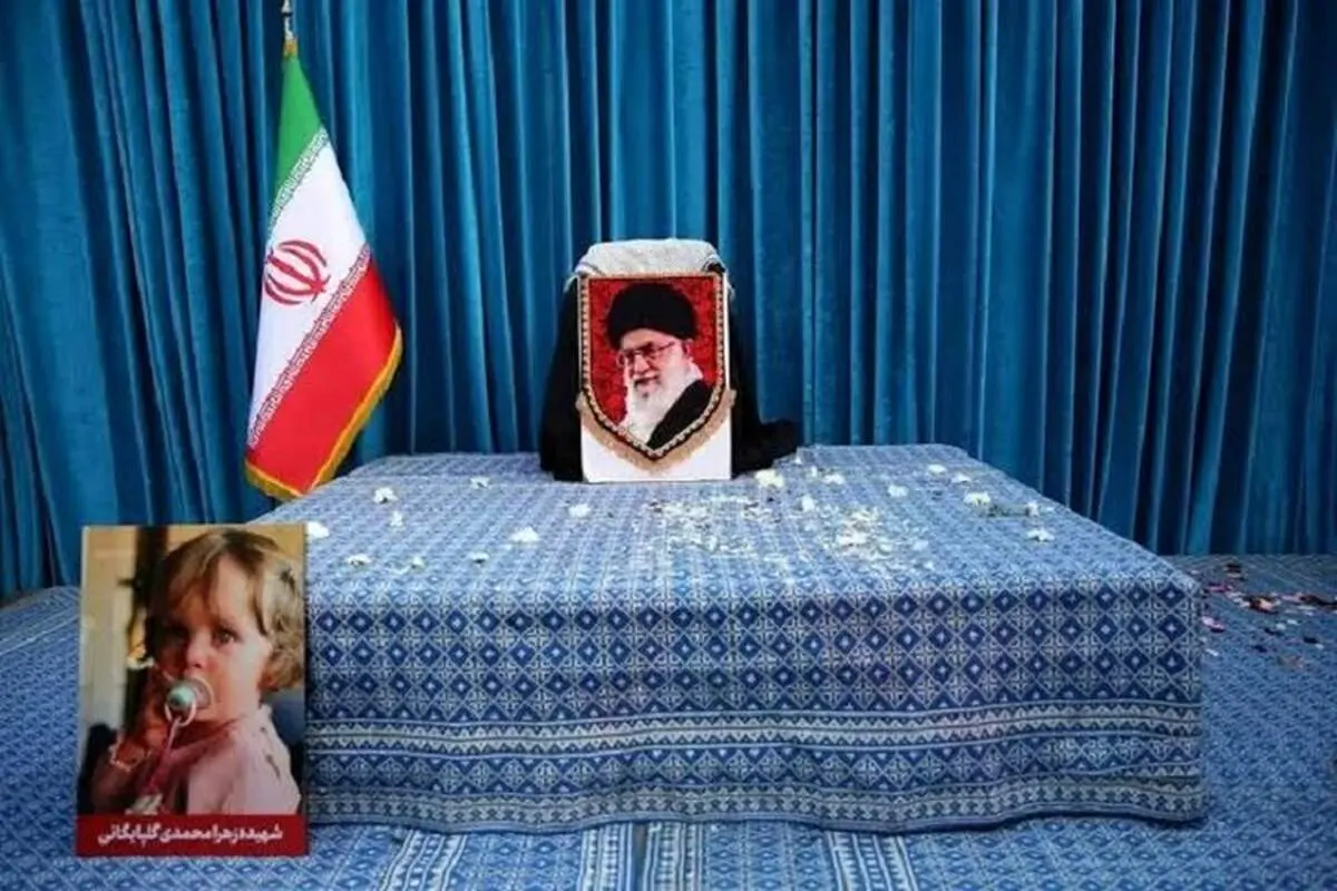 خودروی حامل پیکر رهبر شهید در «آزادی» متوقف شده است‌