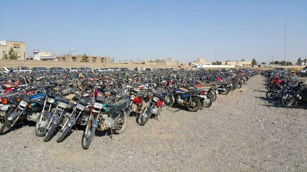 خلاقیت خنده دار مرد ایرانی در تبدیل الاغ به موتور گازی/ عکس