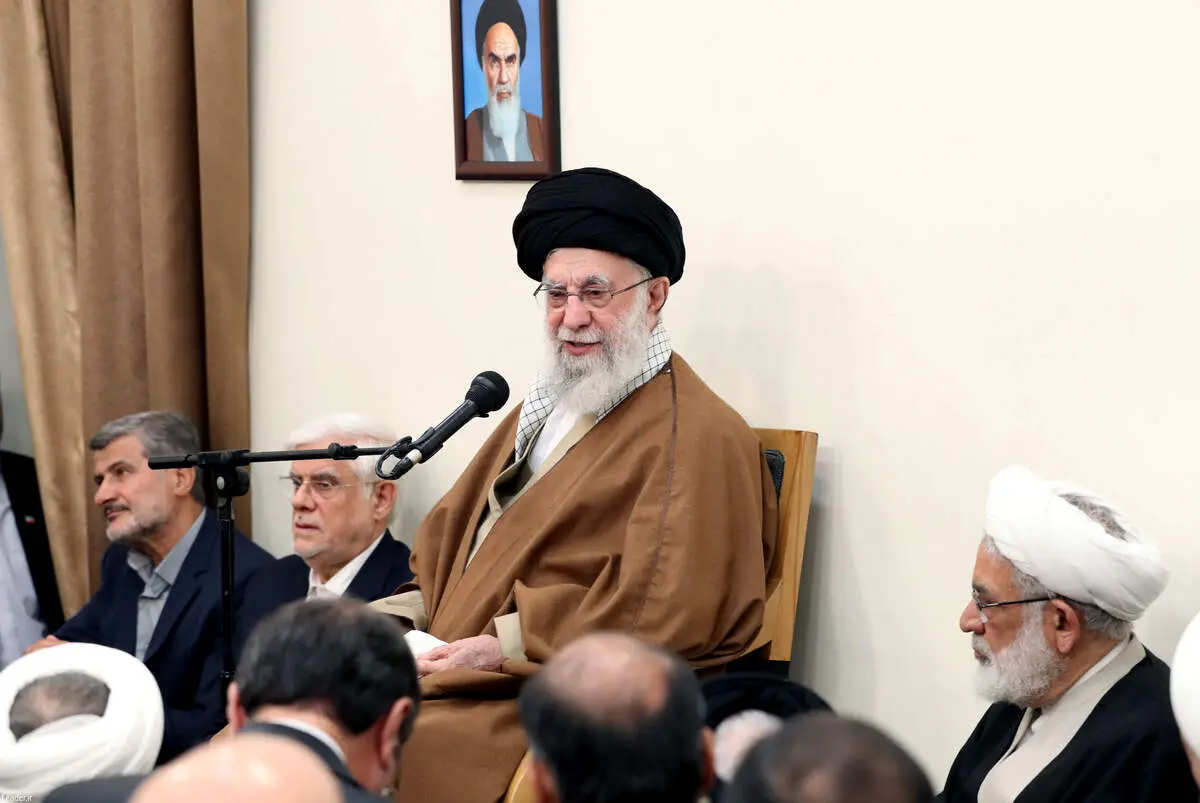 رهبر انقلاب: به گفتگوهای عمان نه افراطی خوش‌بین و نه افراطی بدبین هستیم/ مذاکرات ممکن است به نتیجه برسد یا نرسد