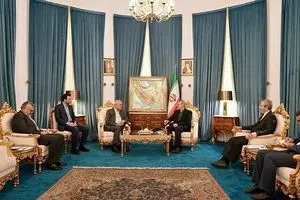 دیدار معاون سیاسی رئیس مجلس لبنان با علی لاریجانی