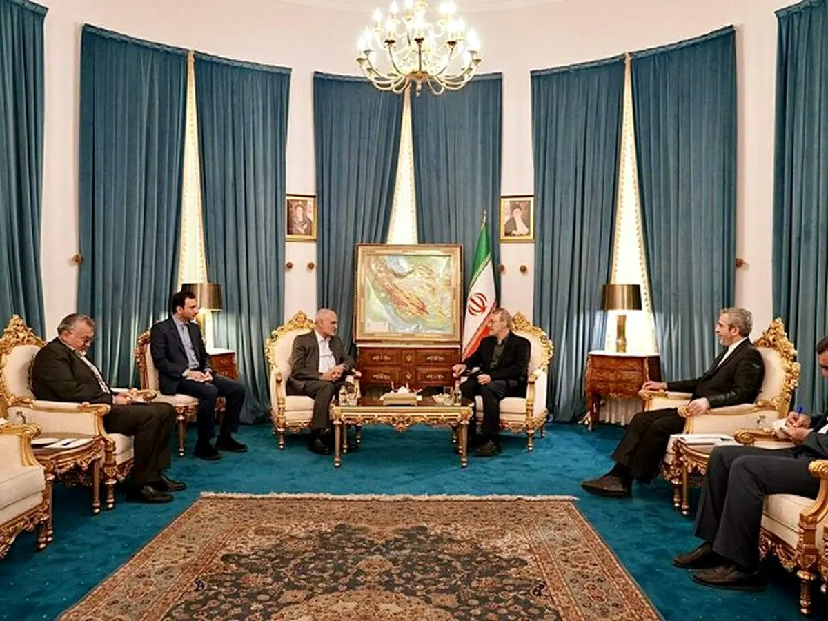 دیدار معاون سیاسی رئیس مجلس لبنان با علی لاریجانی