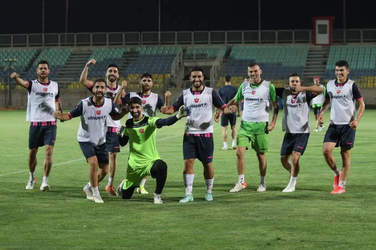 تمسخر بمب های پرسپولیس توسط یک استقلالی
