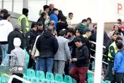 درگیری شدید محمود فکری در بازی لیگ یک + ورزش

