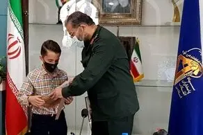 تجلیل سردار سلیمانی از نوجوان مخترع سمنانی