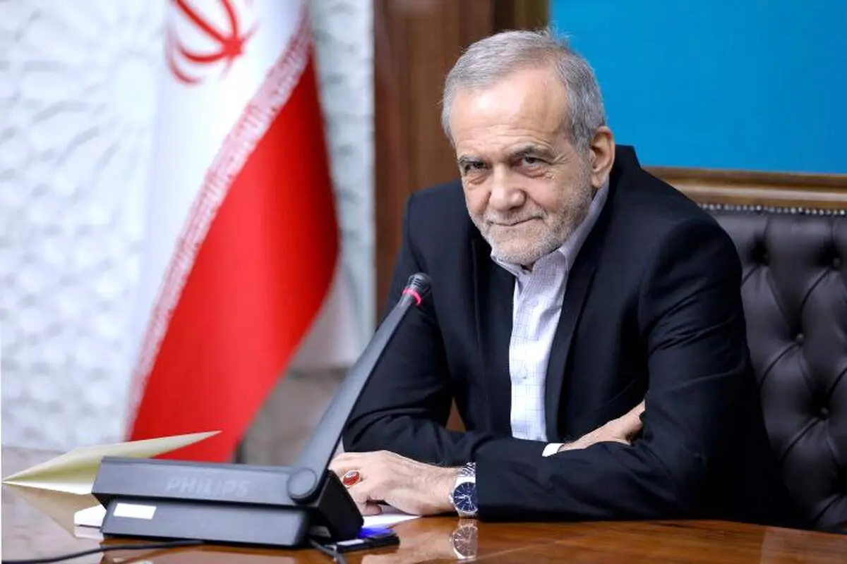 شیطان بزرگ هم اکنون آمریکاست که به دنبال ایجاد اختلاف در منطقه و فروش تسلیحات خود است