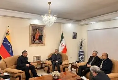 رئیس کمیسیون امنیت ملی با سفیر ایران در ونزوئلا دیدار کرد 