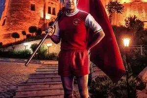 پوستر باشگاه پرسپولیس به یاد اسطوره فقید