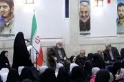 رئیس‌ جمهور همراه با جمعی از ایتام افطار کرد