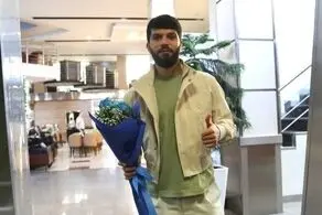 ماشاریپوف با استایل اجق وجق و خودرو لاکچری!/ عکس