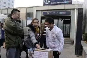 پدر فداکار بخاطر فرزندش کیسه بوکس همه شد+عکس