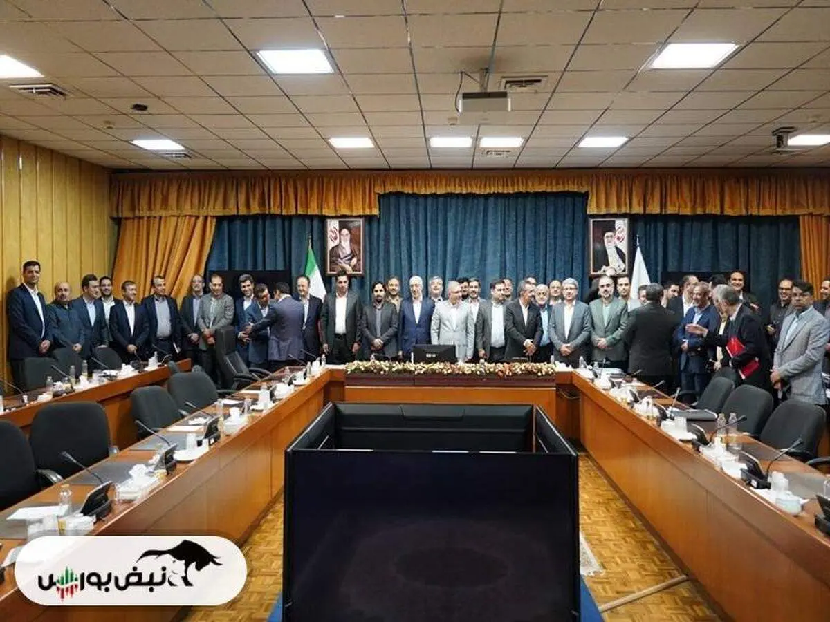 همه کمر شکسته ایم و قابلیت بلندشدن نداریم| در ستاره خلیج فارس ۲۵ همت از سودم پرید!