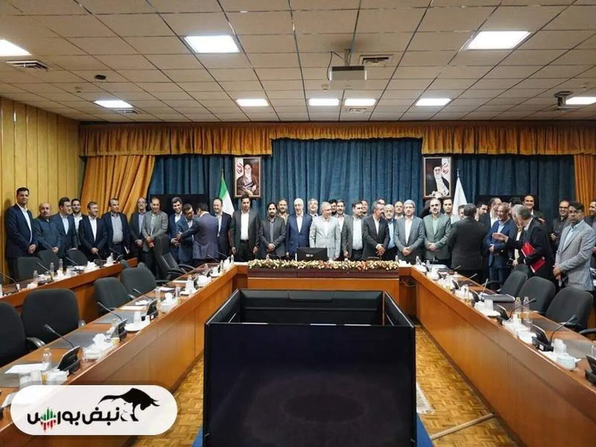 همه کمر شکسته ایم و قابلیت بلندشدن نداریم| در ستاره خلیج فارس ۲۵ همت از سودم پرید!