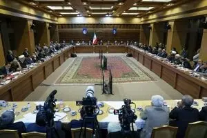 دولت هرگز مدعی بی‌خطا بودن نیست/ نباید به نام دفاع از رهبری، تصویری غیرواقعی از ایشان به جامعه ارائه شود