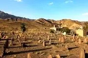 تصاویری از عجیب ترین قبرستان دنیا در روستای طره نطنز را ببینید